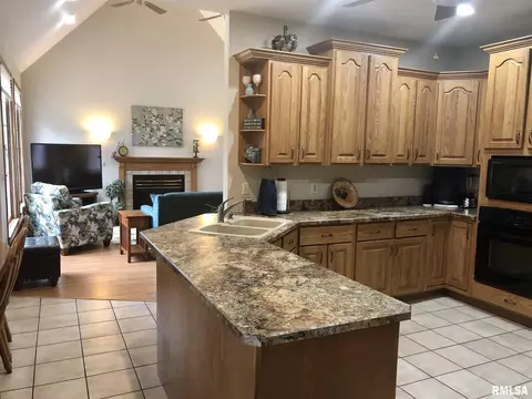 1222 Redbud Dr, Macomb, IL 61455 photo 15