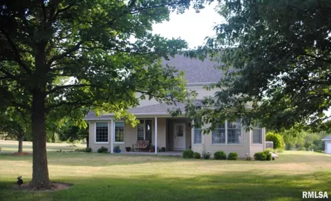 1222 Redbud Dr, Macomb, IL 61455 photo 4