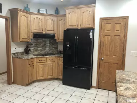 1222 Redbud Dr, Macomb, IL 61455 photo 19