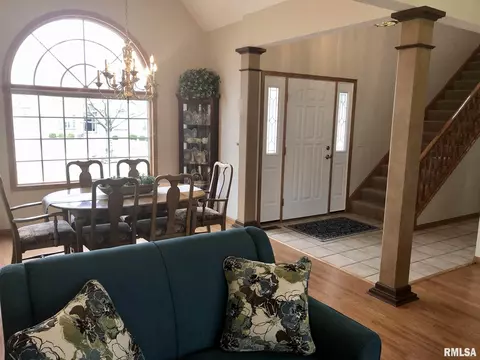 1222 Redbud Dr, Macomb, IL 61455 photo 8