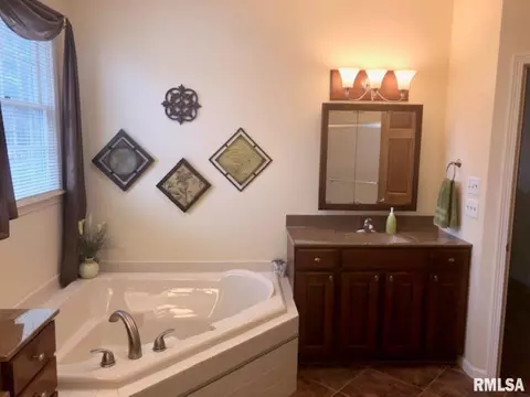 1222 Redbud Dr, Macomb, IL 61455 photo 25