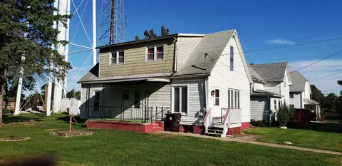 413 N 4th St, Cuba, IL 61427 photo 2