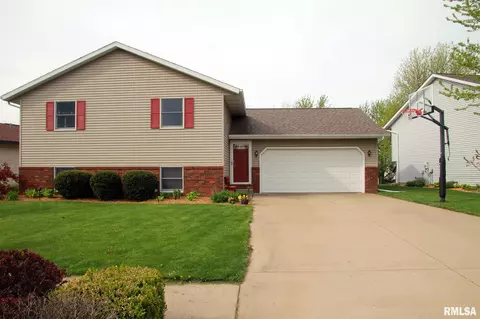 2202 Mitchell Dr, Eureka, IL 61530 photo 1