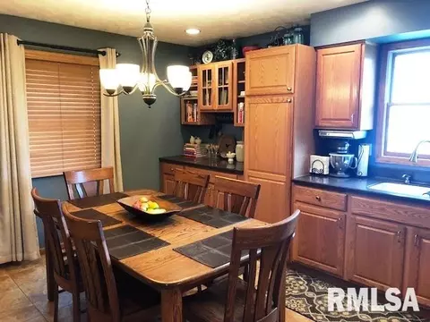 2202 Mitchell Dr, Eureka, IL 61530 photo 4