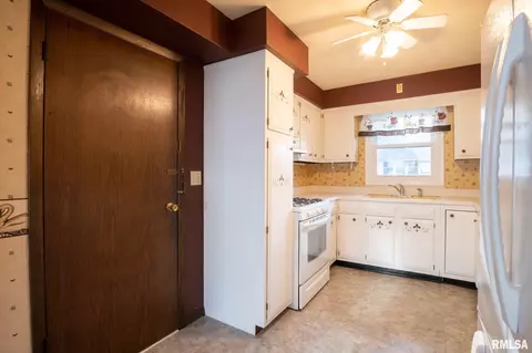 508 E 4th St, Glasford, IL 61533 photo 15