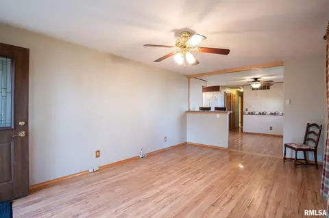 508 E 4th St, Glasford, IL 61533 photo 4