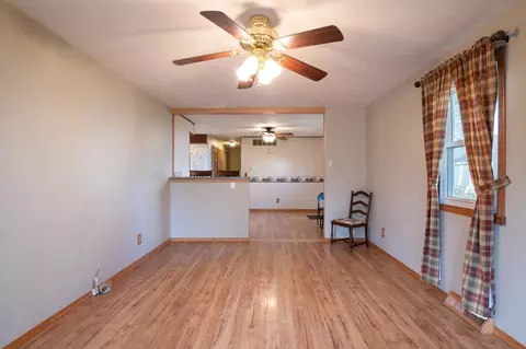 508 E 4th St, Glasford, IL 61533 photo 5