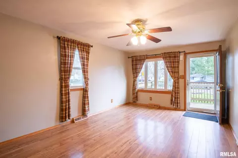 508 E 4th St, Glasford, IL 61533 photo 7