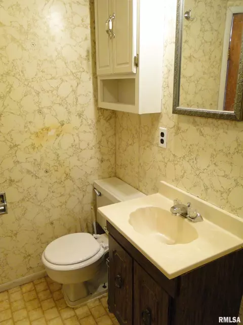 415 W Pierce St, Macomb, IL 61455 photo 22