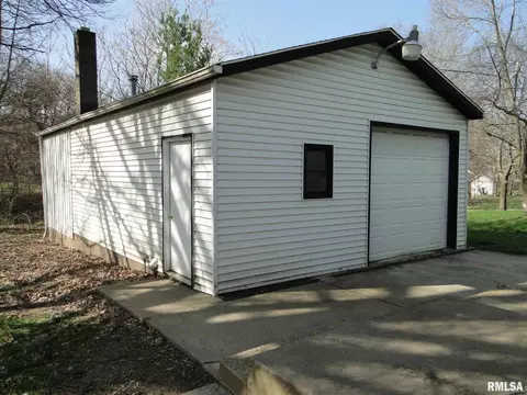 415 W Pierce St, Macomb, IL 61455 photo 4