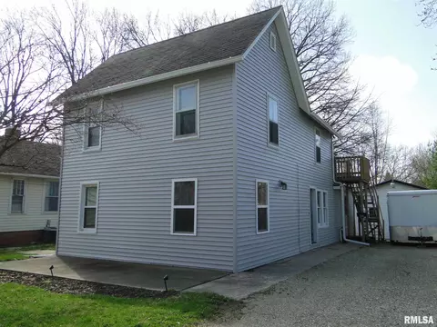 415 W Pierce St, Macomb, IL 61455 photo 2