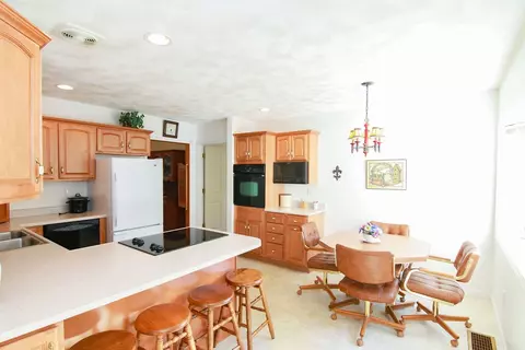 502 W Center St, Eureka, IL 61530 photo 13