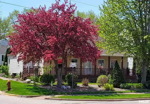 502 W Center St, Eureka, IL 61530 photo 1