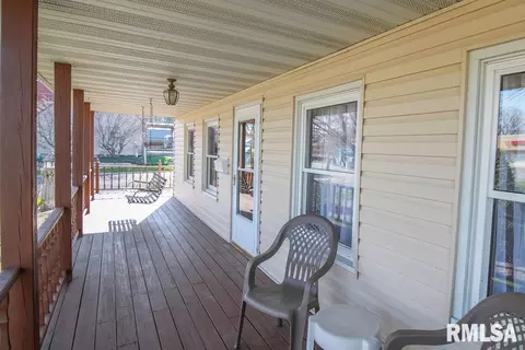 502 W Center St, Eureka, IL 61530 photo 10