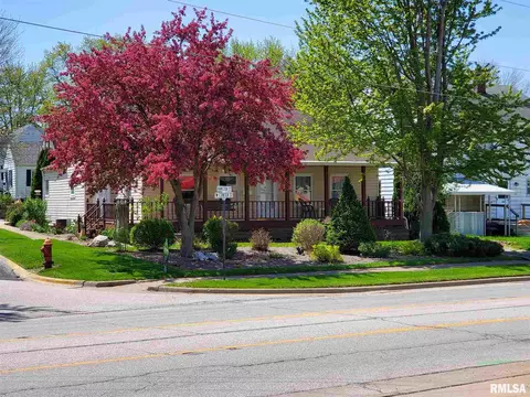 502 W Center St, Eureka, IL 61530 photo 4