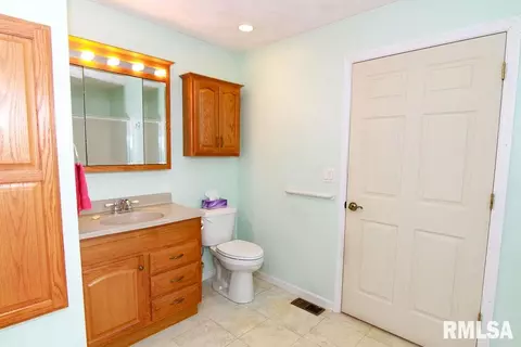 502 W Center St, Eureka, IL 61530 photo 22
