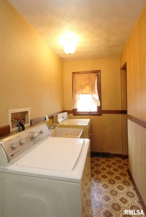 1361 N Forrest Dr, Metamora, IL 61548 photo 30