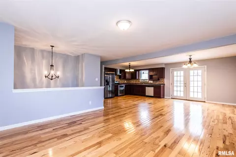 4601 S Lake Camelot Dr, Mapleton, IL 61547 photo 3