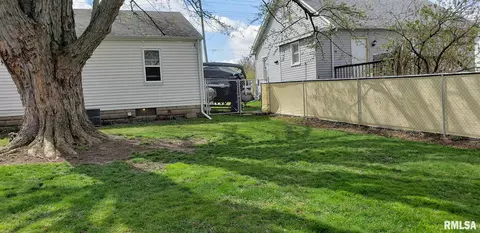 1015 Elm St, Canton, IL 61520 photo 30