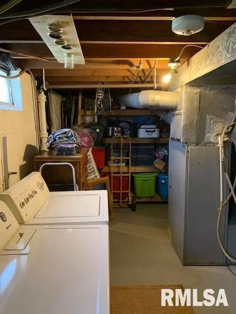 1015 Elm St, Canton, IL 61520 photo 33