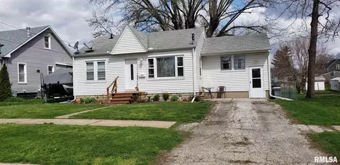 1015 Elm St, Canton, IL 61520 photo 31
