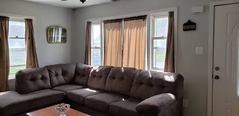 1015 Elm St, Canton, IL 61520 photo 17