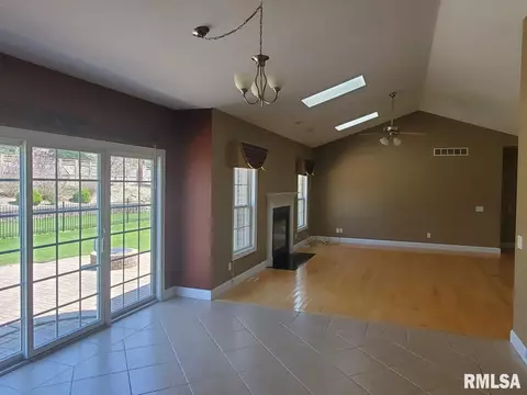 306 Westminster Rd, Germantown Hills, IL 61548 photo 7