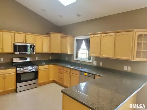 306 Westminster Rd, Germantown Hills, IL 61548 photo 8