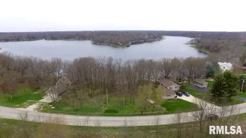 8068 Oak Run Dr, Dahinda, IL 61428