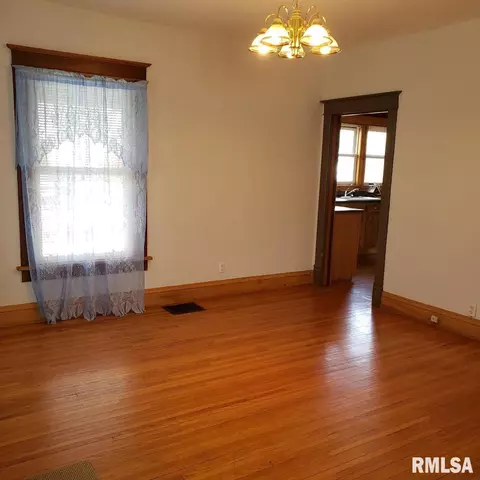 66 E Birch St, Canton, IL 61520 photo 6