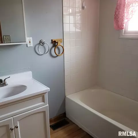 66 E Birch St, Canton, IL 61520 photo 23