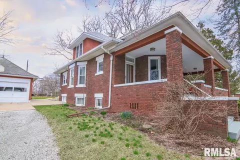 512 N Main St, Eureka, IL 61530 photo 5