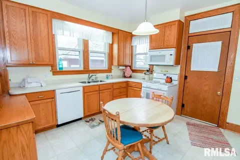 512 N Main St, Eureka, IL 61530 photo 19