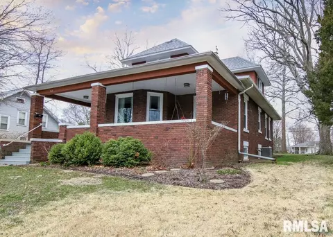 512 N Main St, Eureka, IL 61530 photo 6