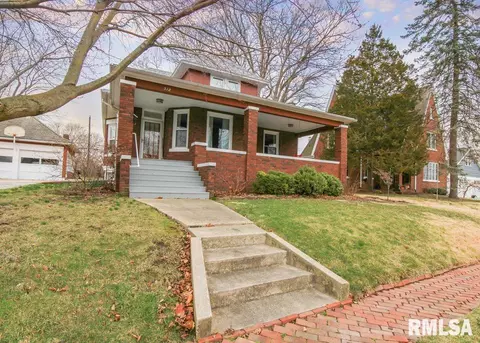 512 N Main St, Eureka, IL 61530 photo 1