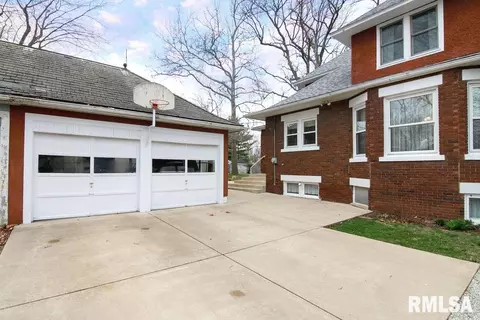 512 N Main St, Eureka, IL 61530 photo 37