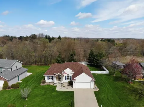 1211 E Juniper St, Canton, IL 61520 photo 3