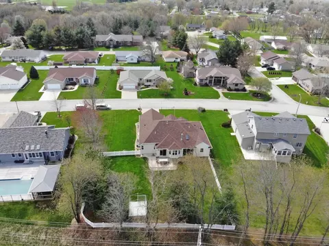 1211 E Juniper St, Canton, IL 61520 photo 5