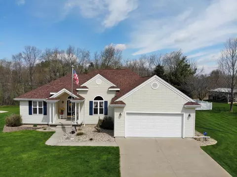 1211 E Juniper St, Canton, IL 61520 photo 1