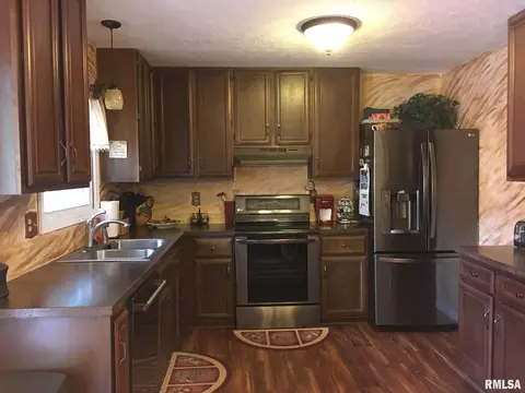 1470 E Sycamore St, Canton, IL 61520 photo 10