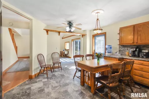 309 W Hills St, Eureka, IL 61530 photo 7