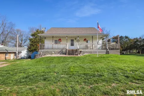 309 W Hills St, Eureka, IL 61530 photo 1