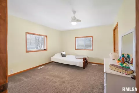 309 W Hills St, Eureka, IL 61530 photo 9