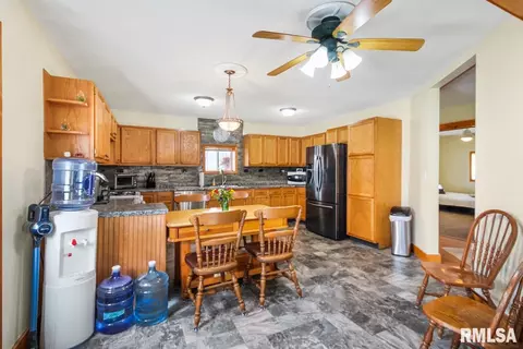 309 W Hills St, Eureka, IL 61530 photo 5