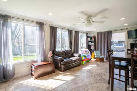 1507 N Kickapoo St, Peoria, IL 61604 photo 29