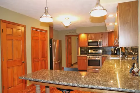 994 E Ash St, Canton, IL 61520 photo 7