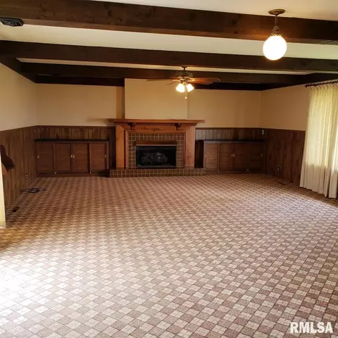1105 E Linn St, Canton, IL 61520 photo 12