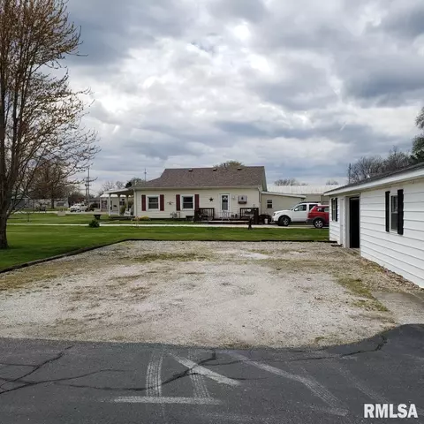 1105 E Linn St, Canton, IL 61520 photo 46