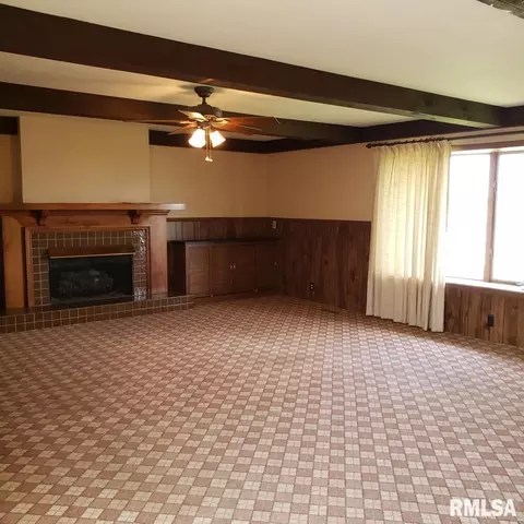 1105 E Linn St, Canton, IL 61520 photo 11
