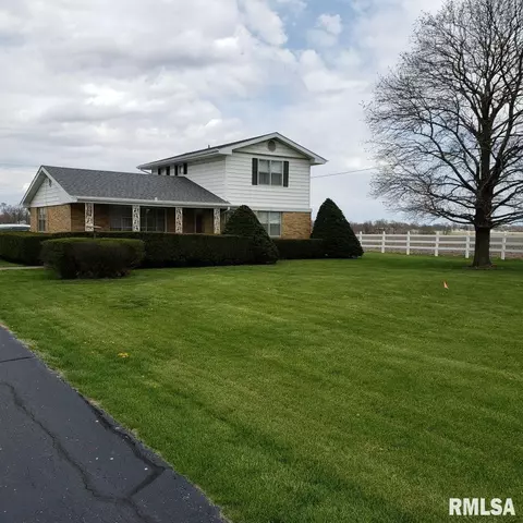 1105 E Linn St, Canton, IL 61520 photo 8